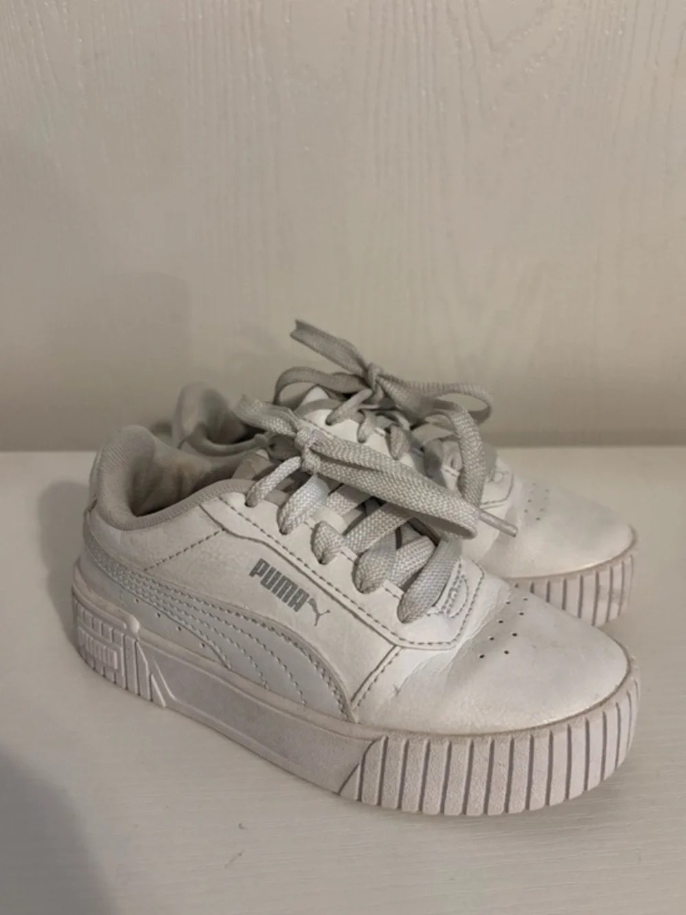 Puma Classic White tennis shoes 11C
